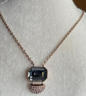 Swarovski ネックレス