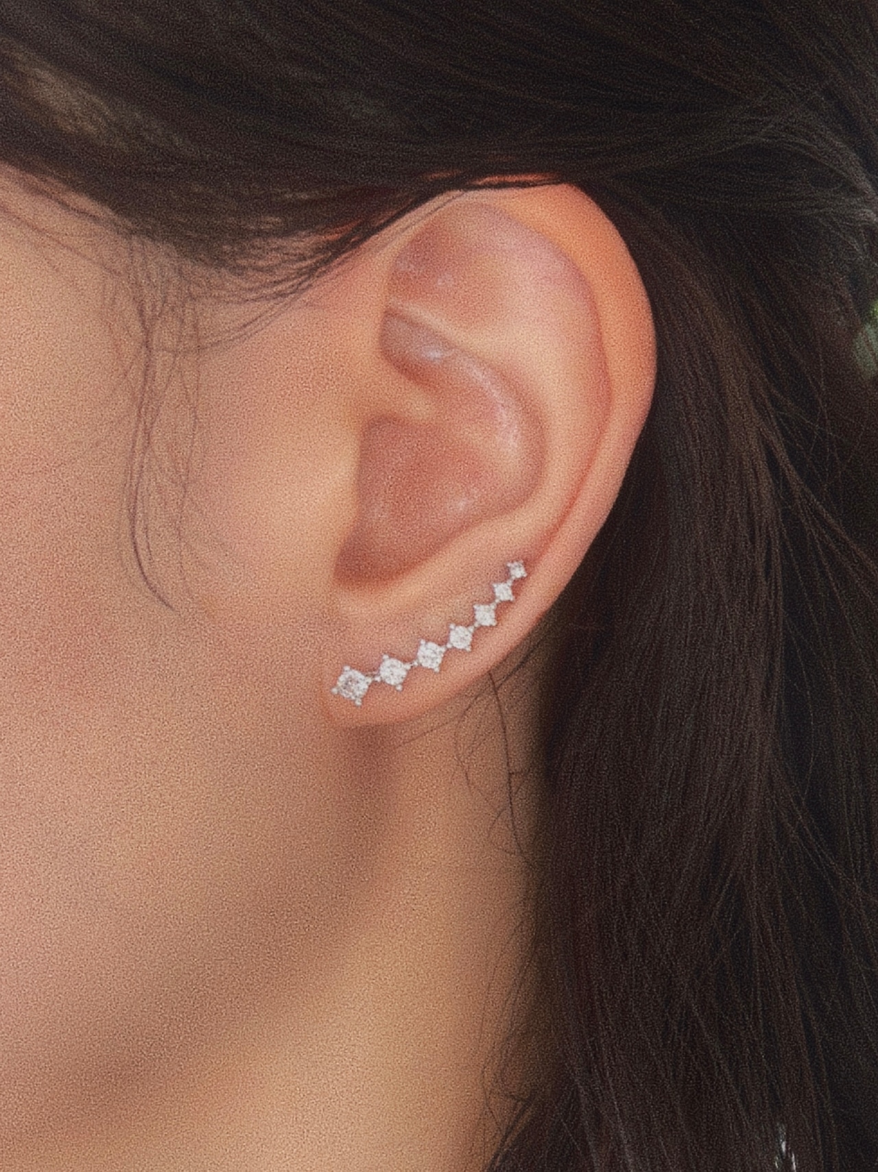 LINE STONE PIERCE