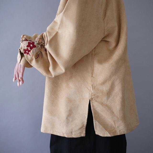 "刺繍×花" front and sleeve design loose silhouette fake suede shirt