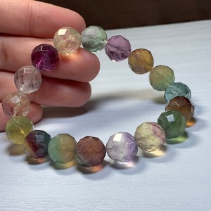 no2.多彩な変わった色合いフローライト・ブレスレット
