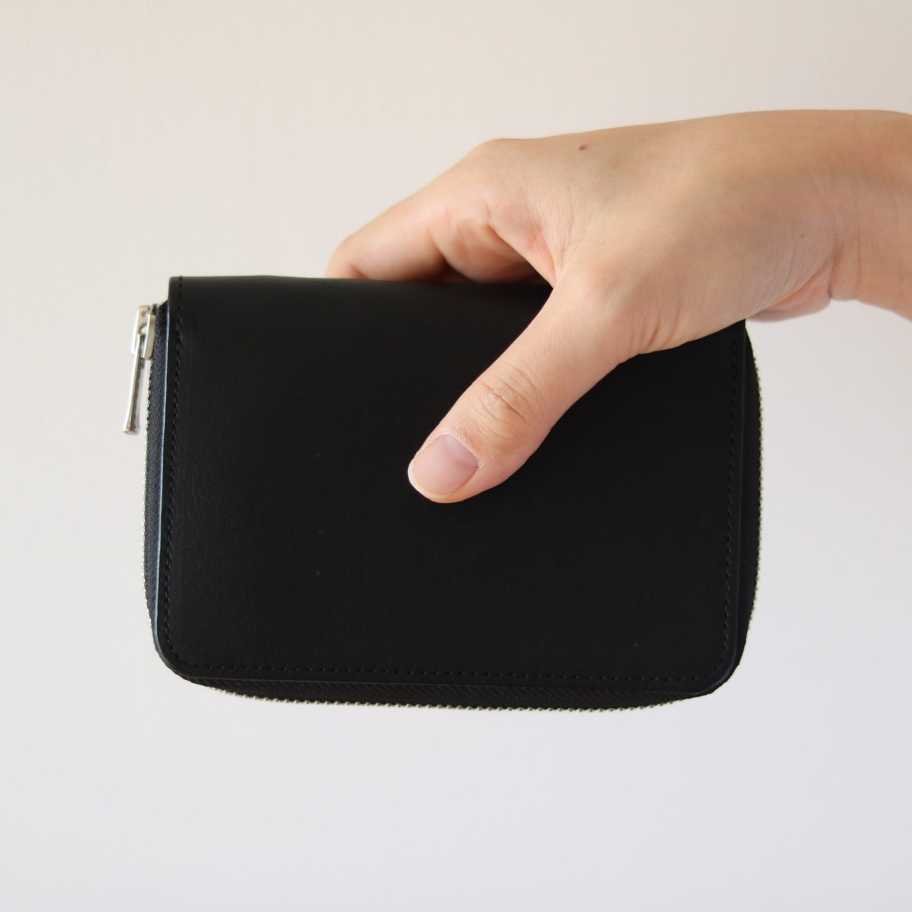 KEESE 黒 レザーショルダーバッグ ジップ Sサイズ ユニセックス ユニ