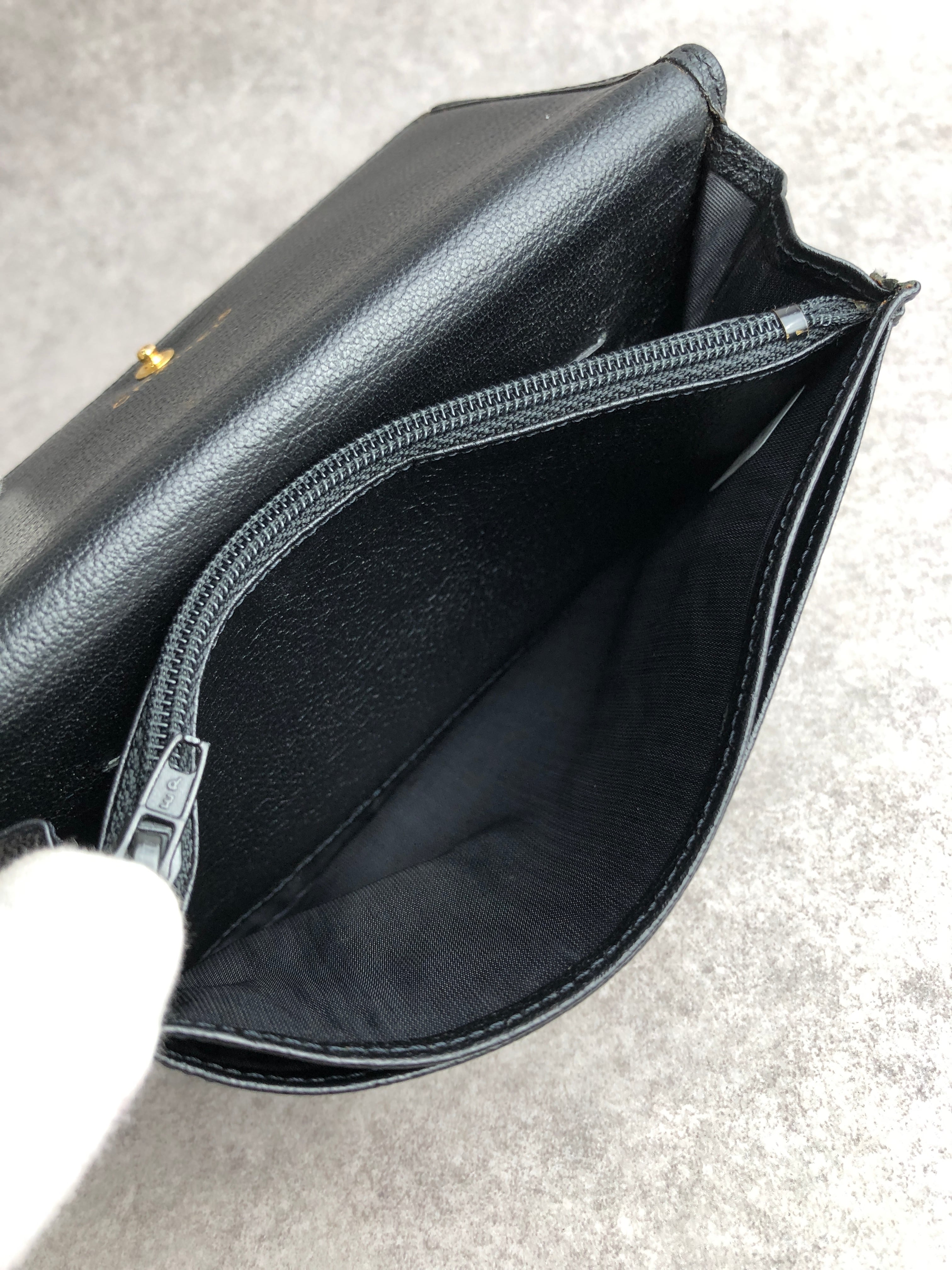 【シャネル二つ折財布】CHANEL WALLWT BLACK ヴィンテージ修理済 CHANEL シャネル 財布 ブラック ココマーク レザー 二つ折り vintage