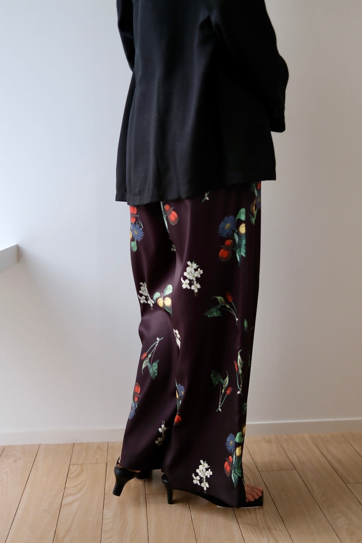 Botanical Print Tuck Pants ボタニカル柄タックパンツ Black
