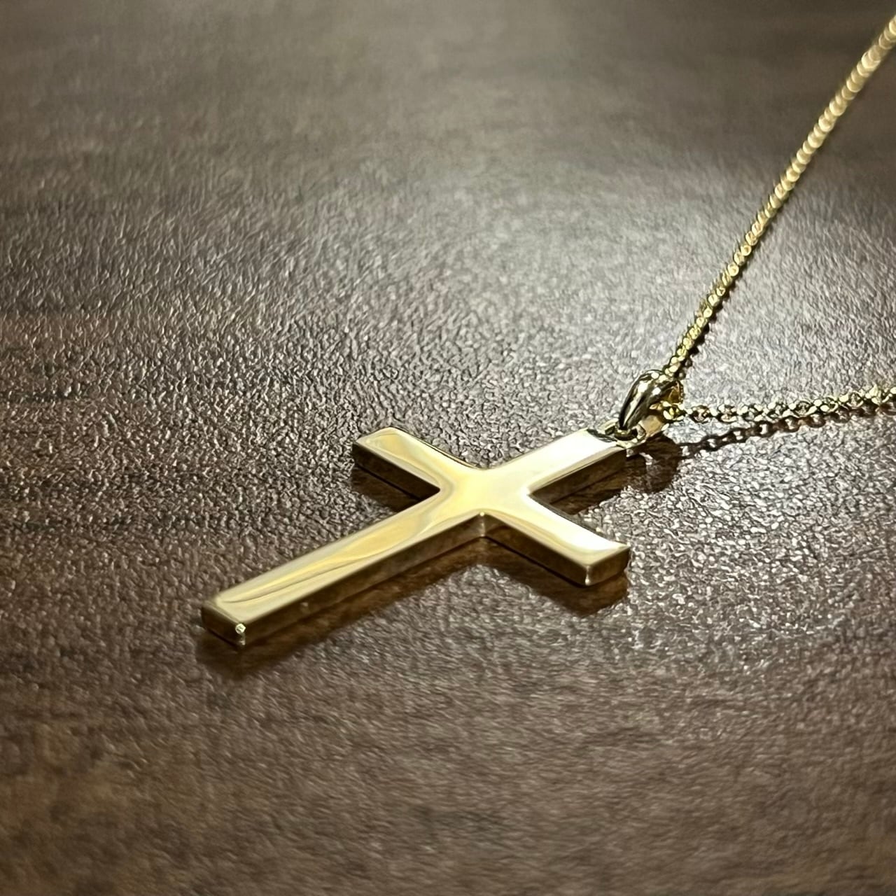 VINTAGE TIFFANY & CO. 18K Gold Cross Pendant Necklace VINTAGE TIFFANY & CO. 18K Gold Cross Pendant Necklace