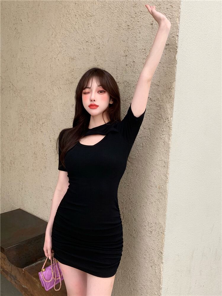 ワンピース ブラック 韓国ファッション 半袖 腰部分セクシー 店長推薦 韓国ファッションセクシー 気質 透かし彫り 半袖