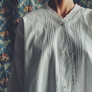 French Collarless Blouse ②