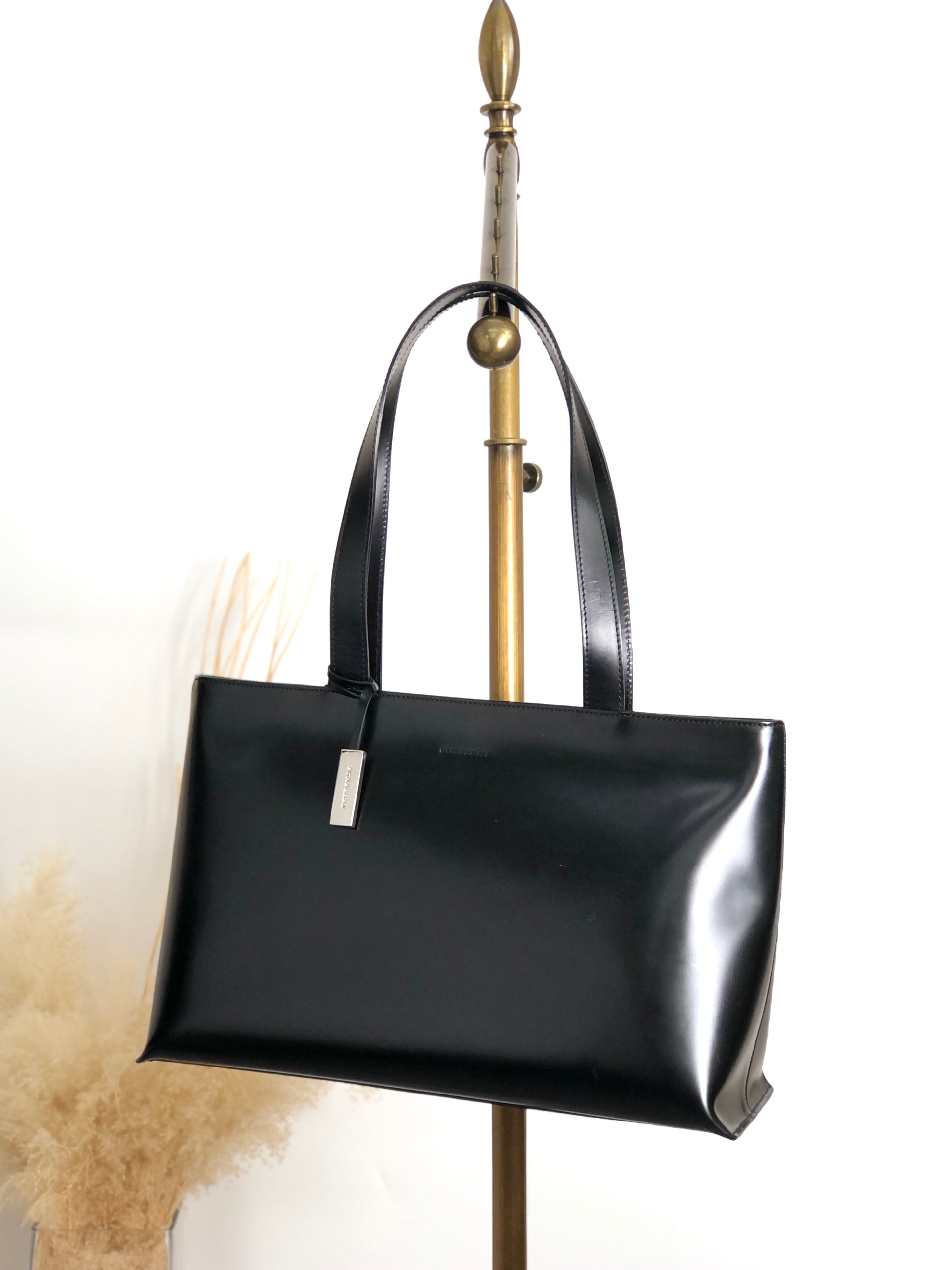 BURBERRY バーバリー ハンドバッグ ブラック 型押しロゴ レザー トートバッグ vintage ヴィンテージ オールド 7vx6m6