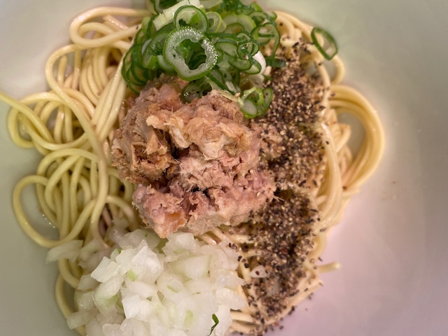 白醤油と低加水麺のまぜそば