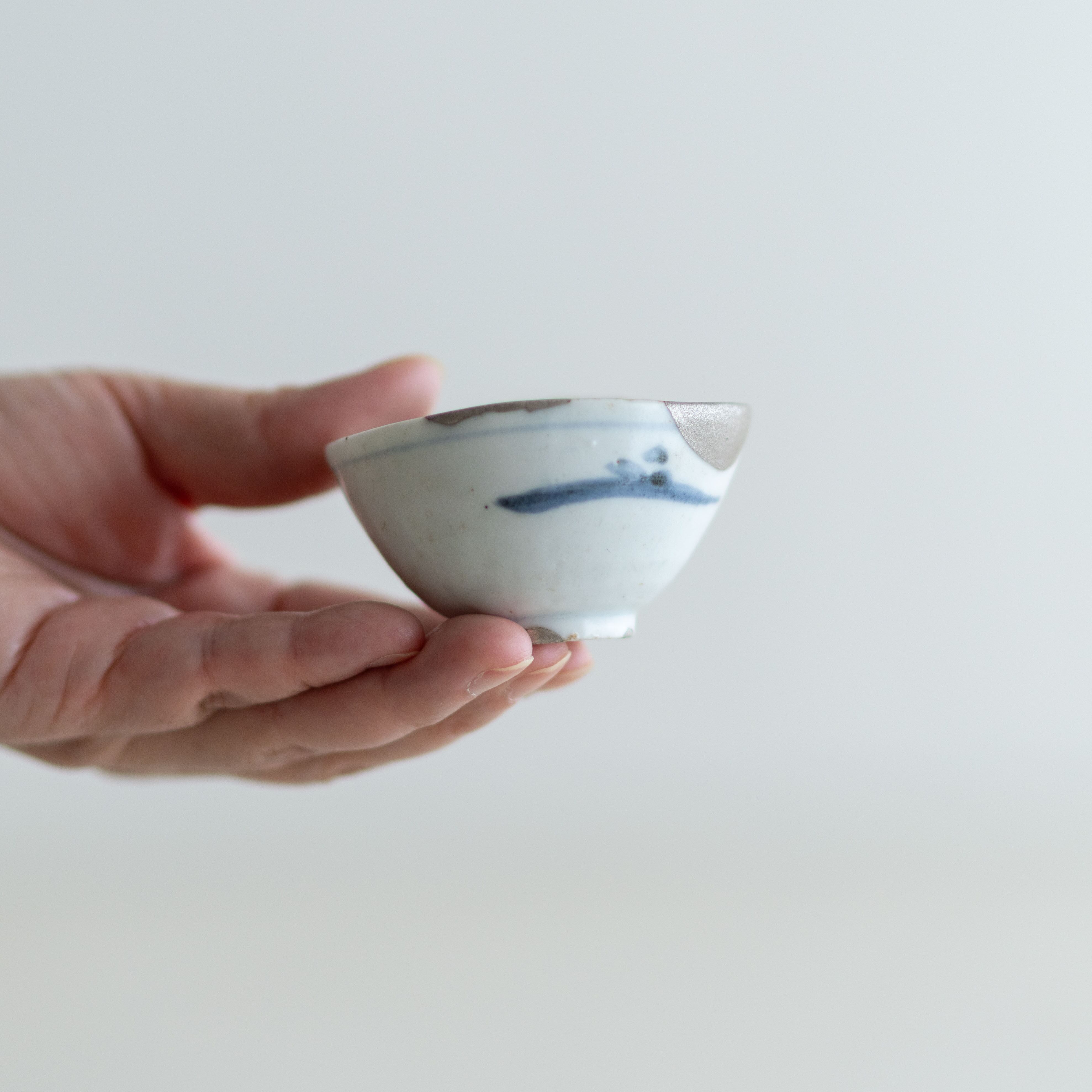佐久間年春：初期伊万里 山水文沓盃（銀繕い） | filament store