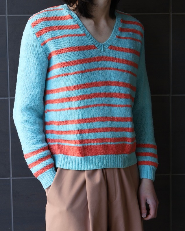 Colored striped v-neck knit
