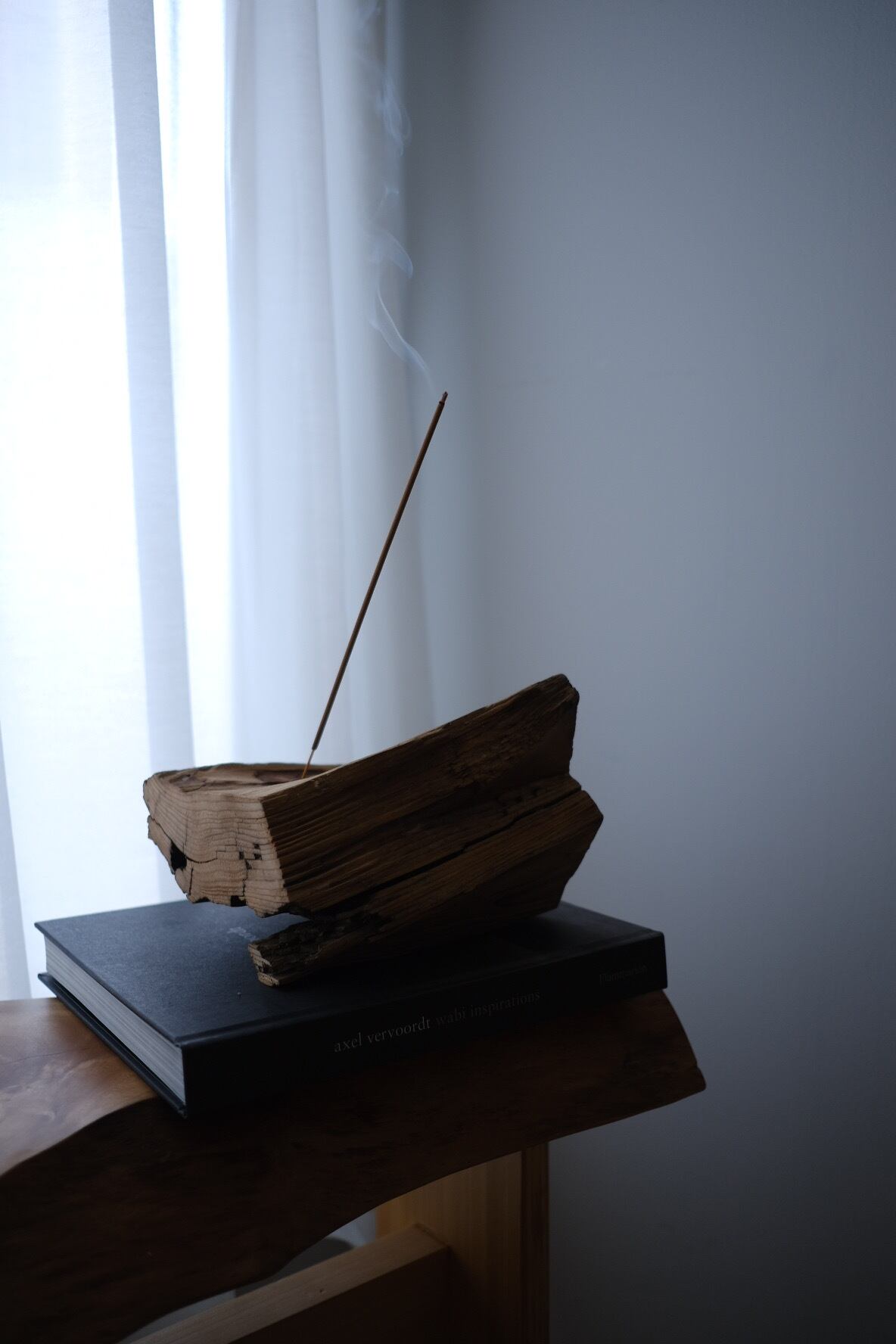 一枚板お香立て 樅木 -momi- | TORINOKI FURNITURE