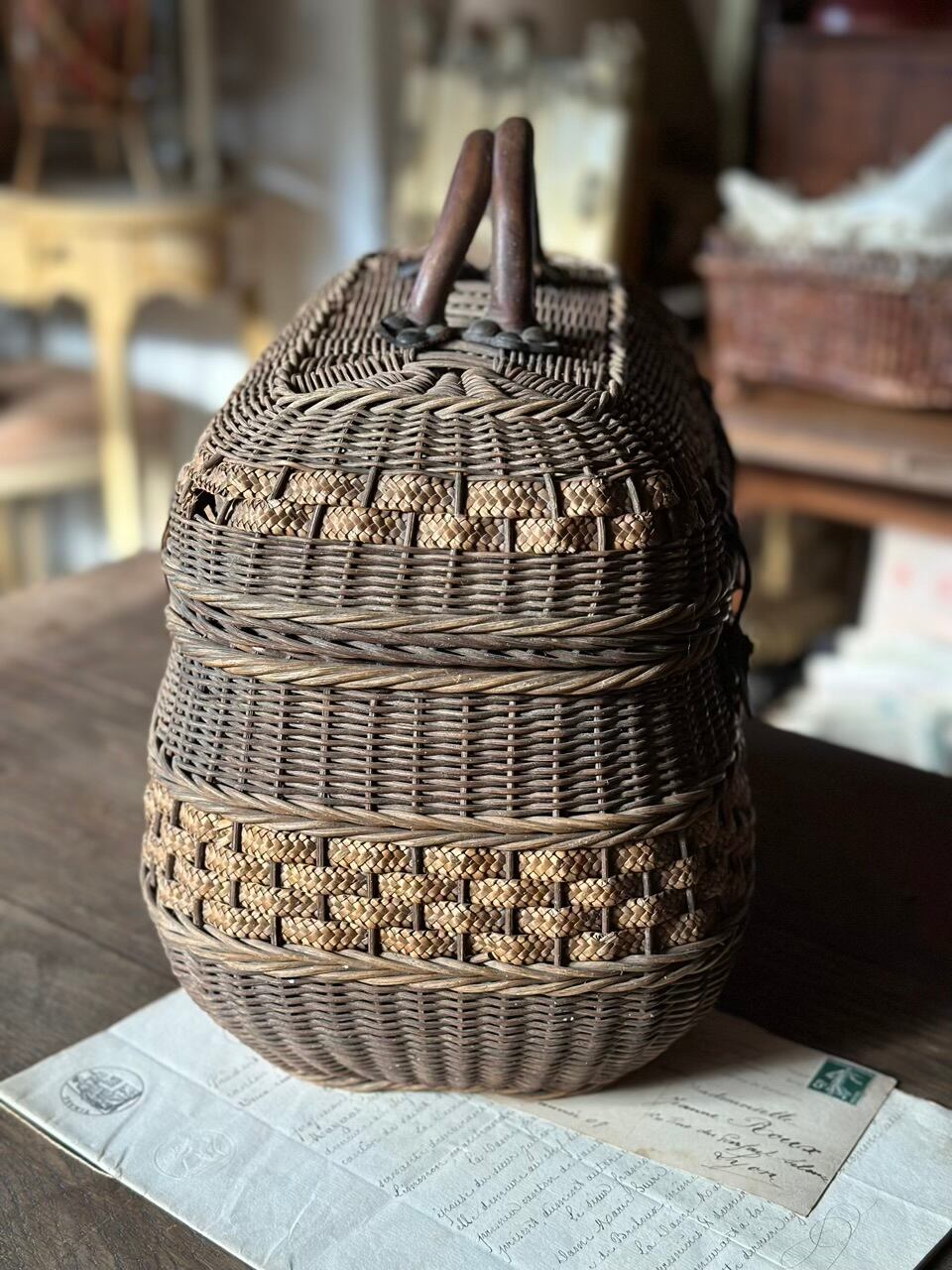 フランスアンティーク 茶色のパニエ 編み込み | Brocante de La