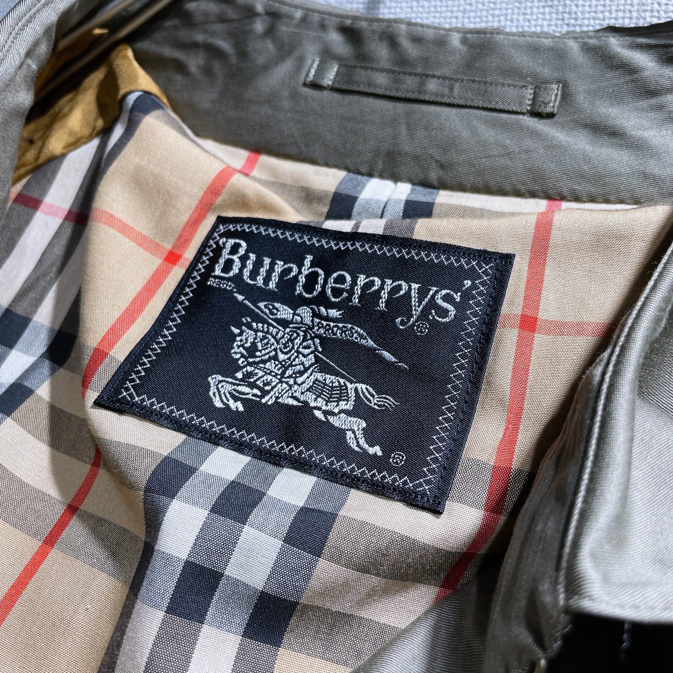 1970- 80s ” Old Burberrys ” Beautiful silhouette Special vintage trench coat