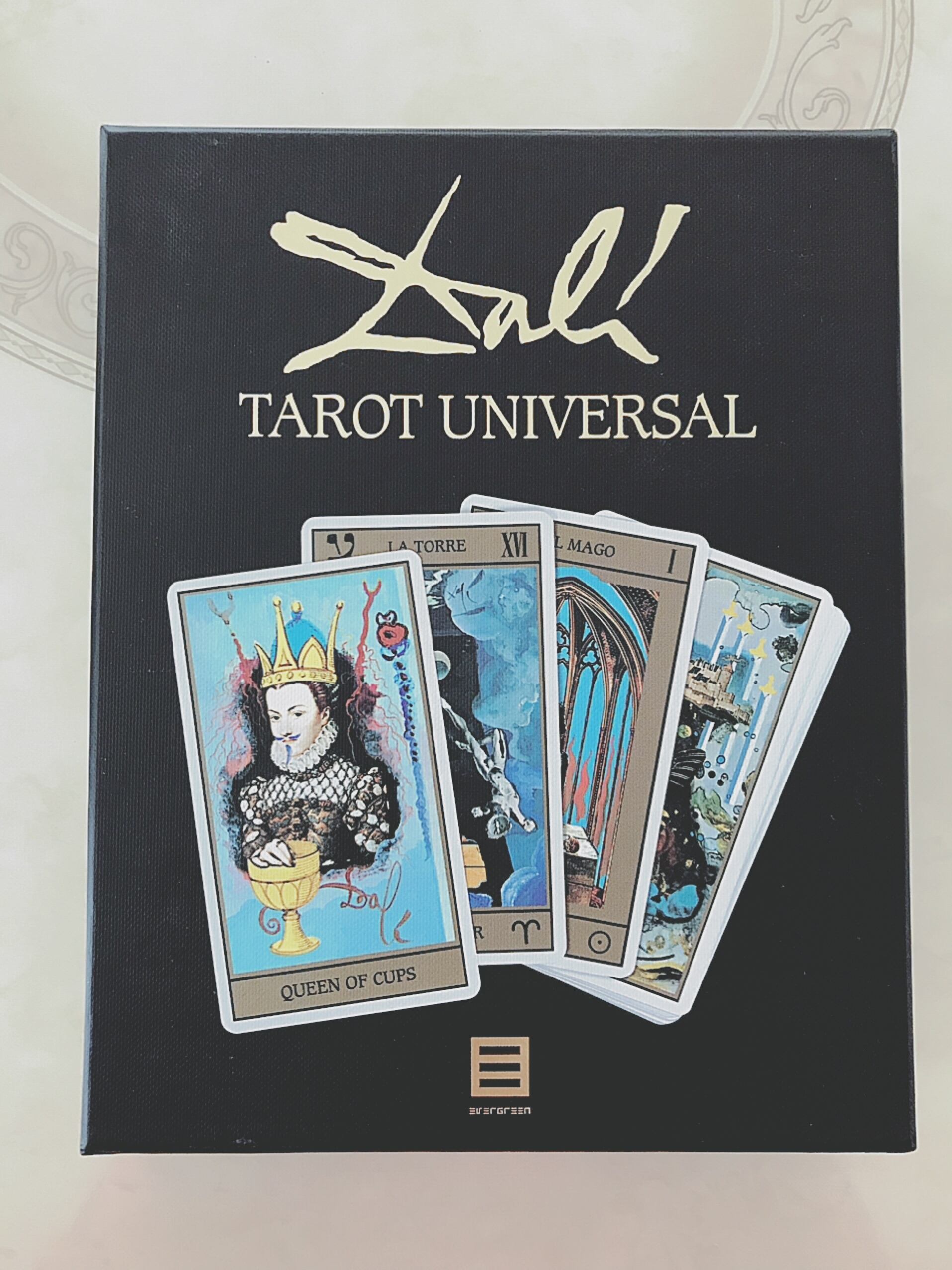 特別訳あり特価 貴重品 スペイン製のダリのユニバーサルタロットカードをこの値段で ワケあり 趣味 スポーツ 実用