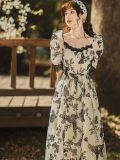 【0047】Black Butterfly Lace Short Sleeve Dress