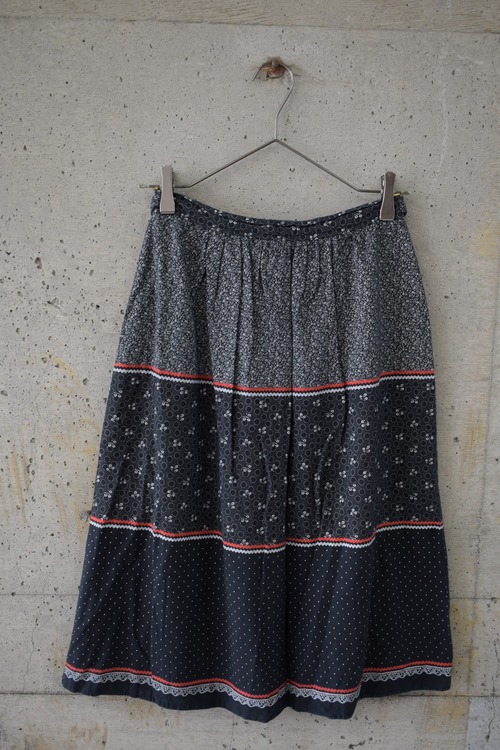 Color-block print flared skirt