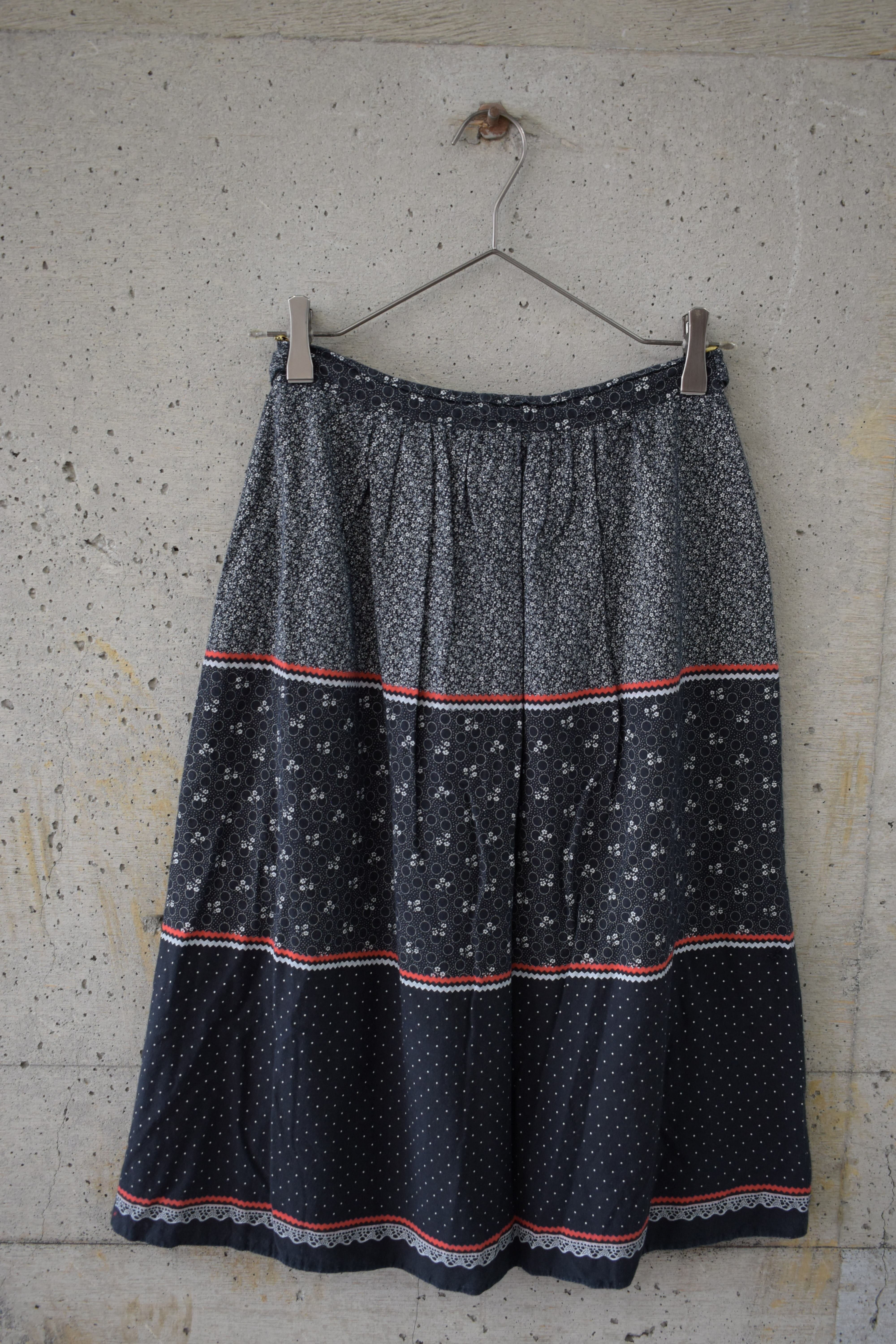 Color-block print flared skirt