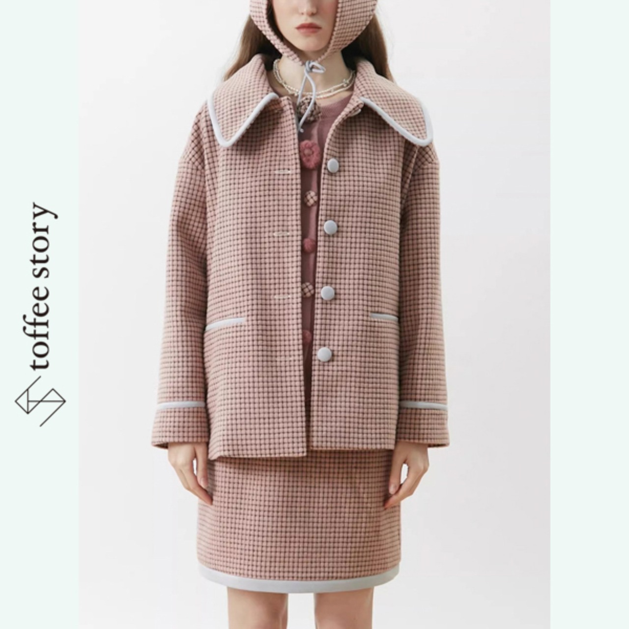 淡彩の格子が揺れる余韻：チェックブレザーコート《XU0286》