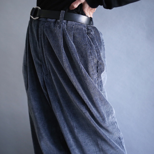 2-tuck tapered silhouette ice blue wide corduroy pants