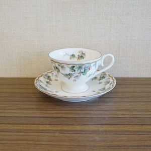 古いナルミのぶどう柄のカップ&ソーサー