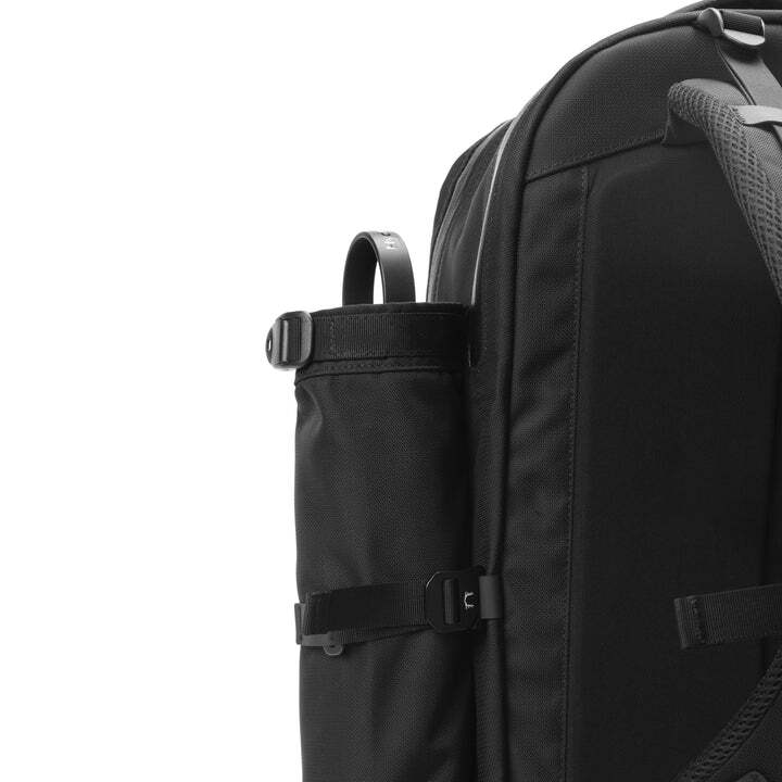 BLACK EMBER CITADEL R3 25純正ストラップとボトルホルダー Black Ember Citadel R3 25 L Modular Water Bottle Holder – Mukama