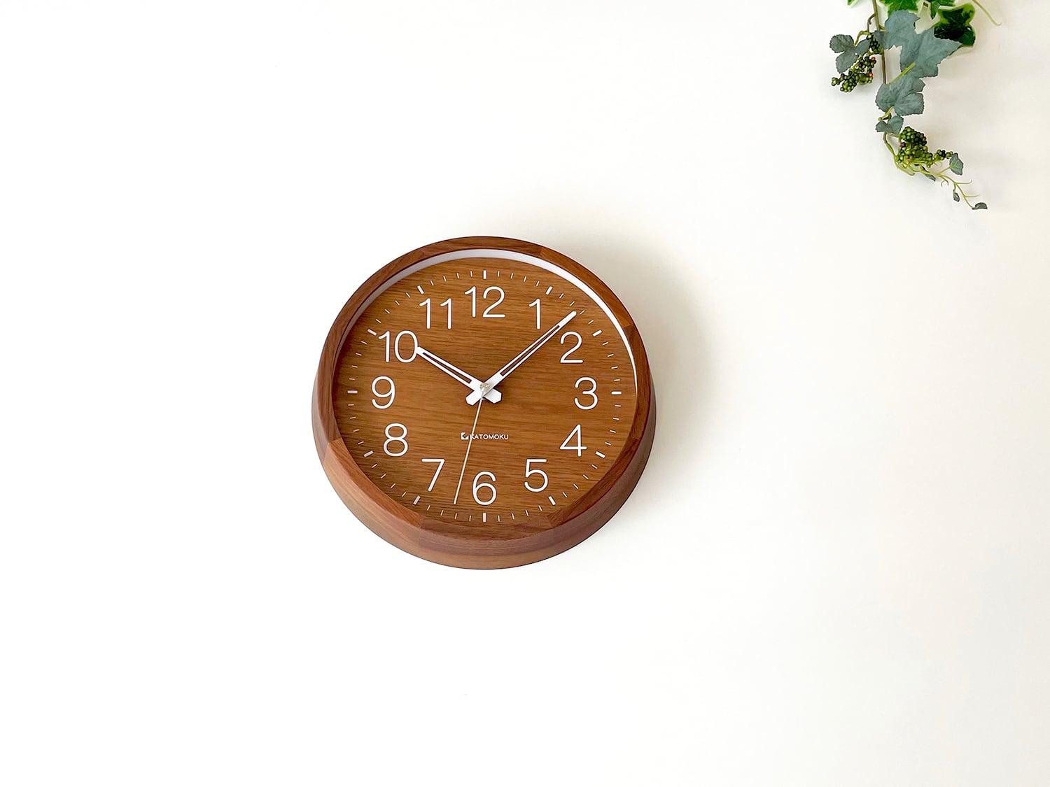 katomoku 加藤木工 壁掛け電波時計 ウォルナット km-46_muku_clock_2