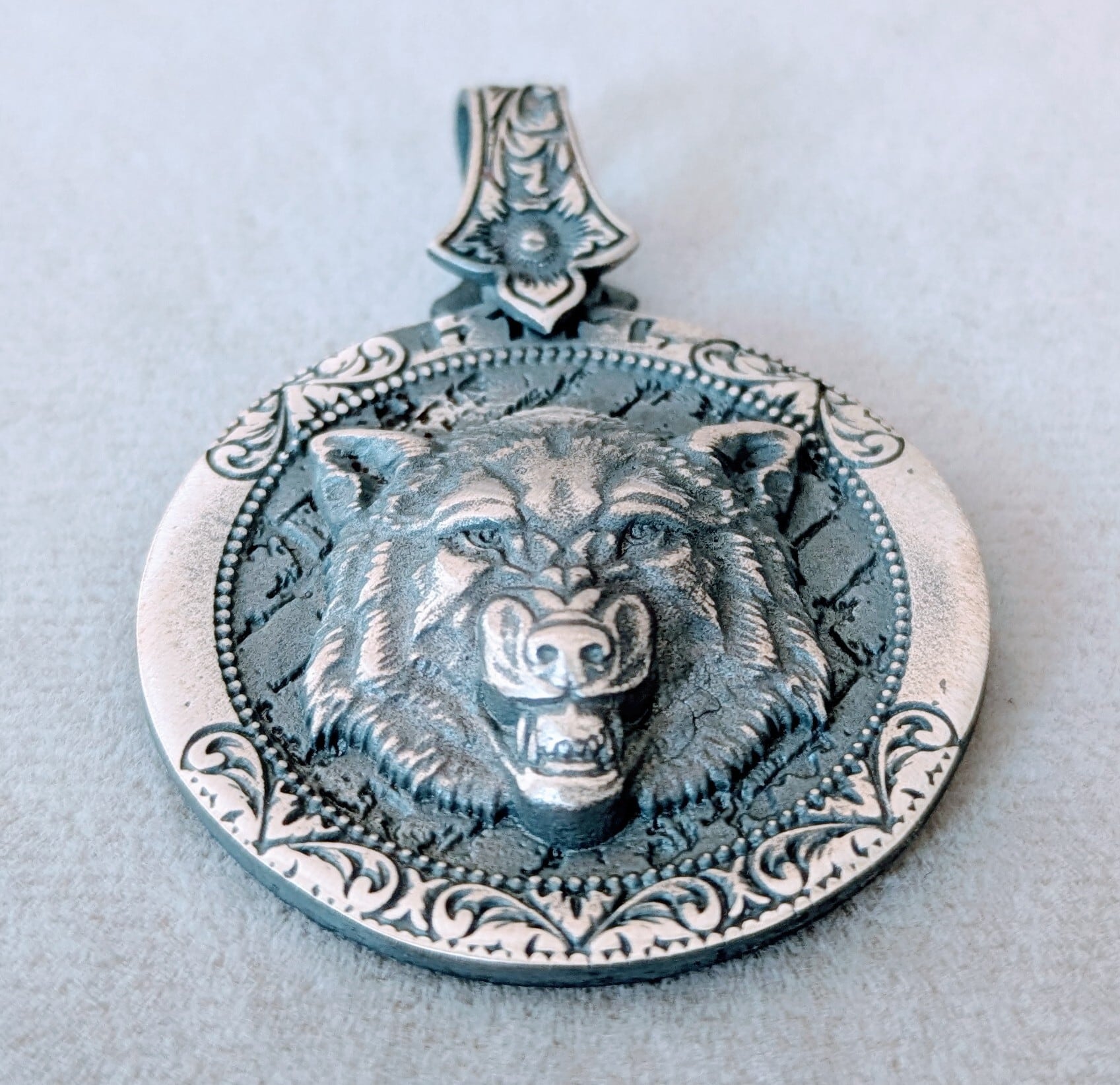 NEW＊トルコ製 ハンドメイド ペンダントトップシルバー925（オオカミ