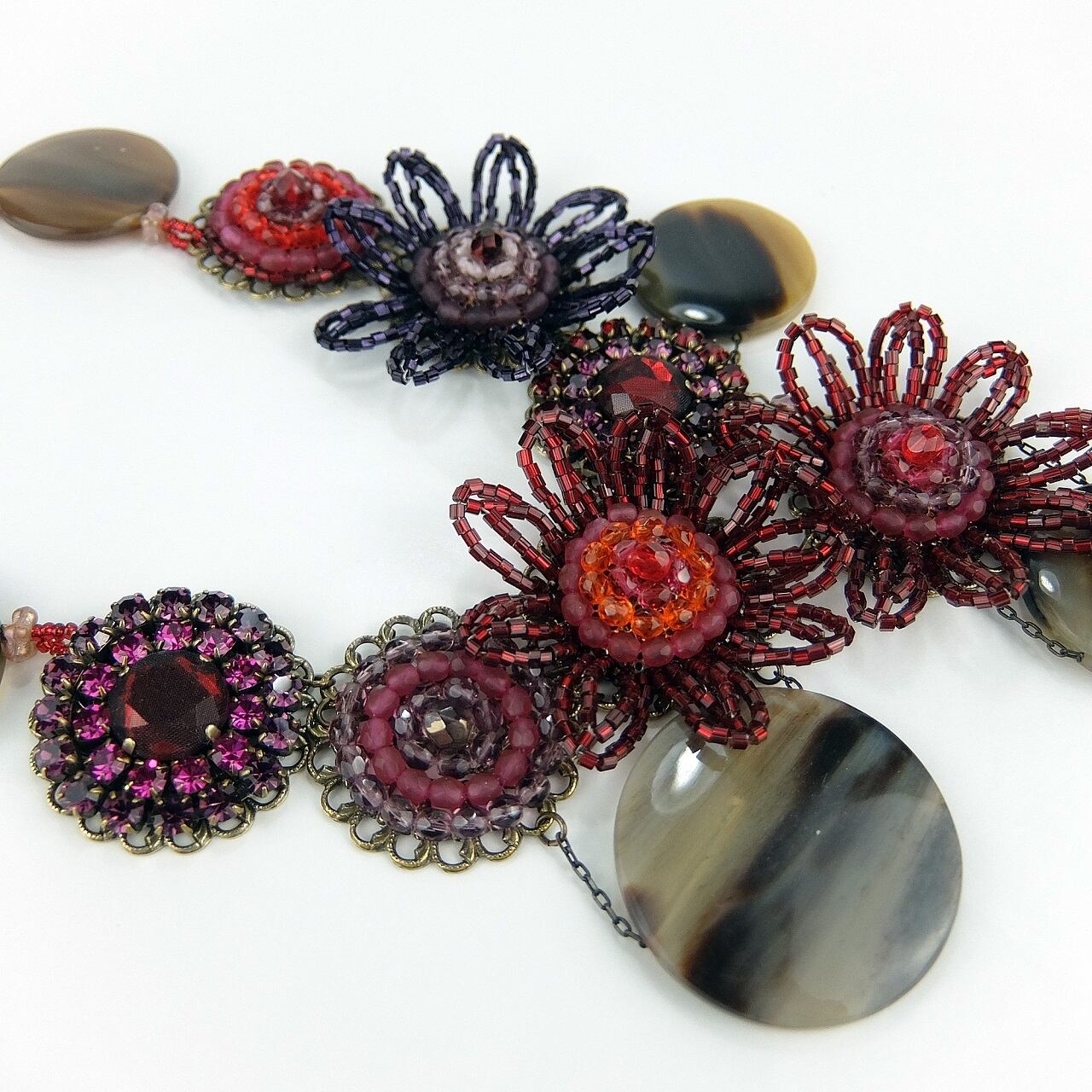 ビーズフラワー ビブネックレス、ラインストーンとビーズ花＆角