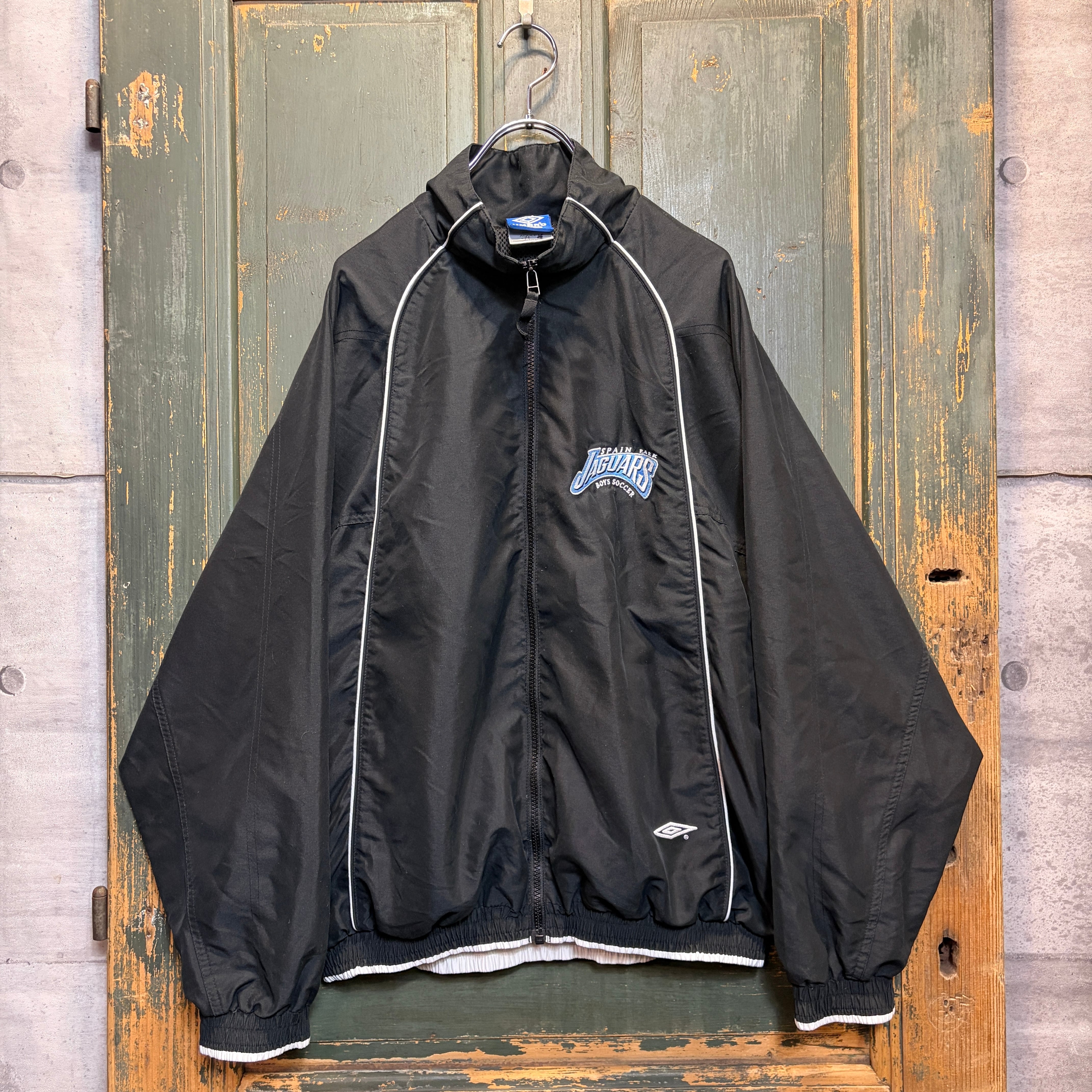 UMBRO team logo embroidery nylon jacket