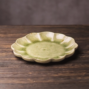 灰釉 輪花皿  中（銘々皿・小皿・醤油皿）／阿部 恵里