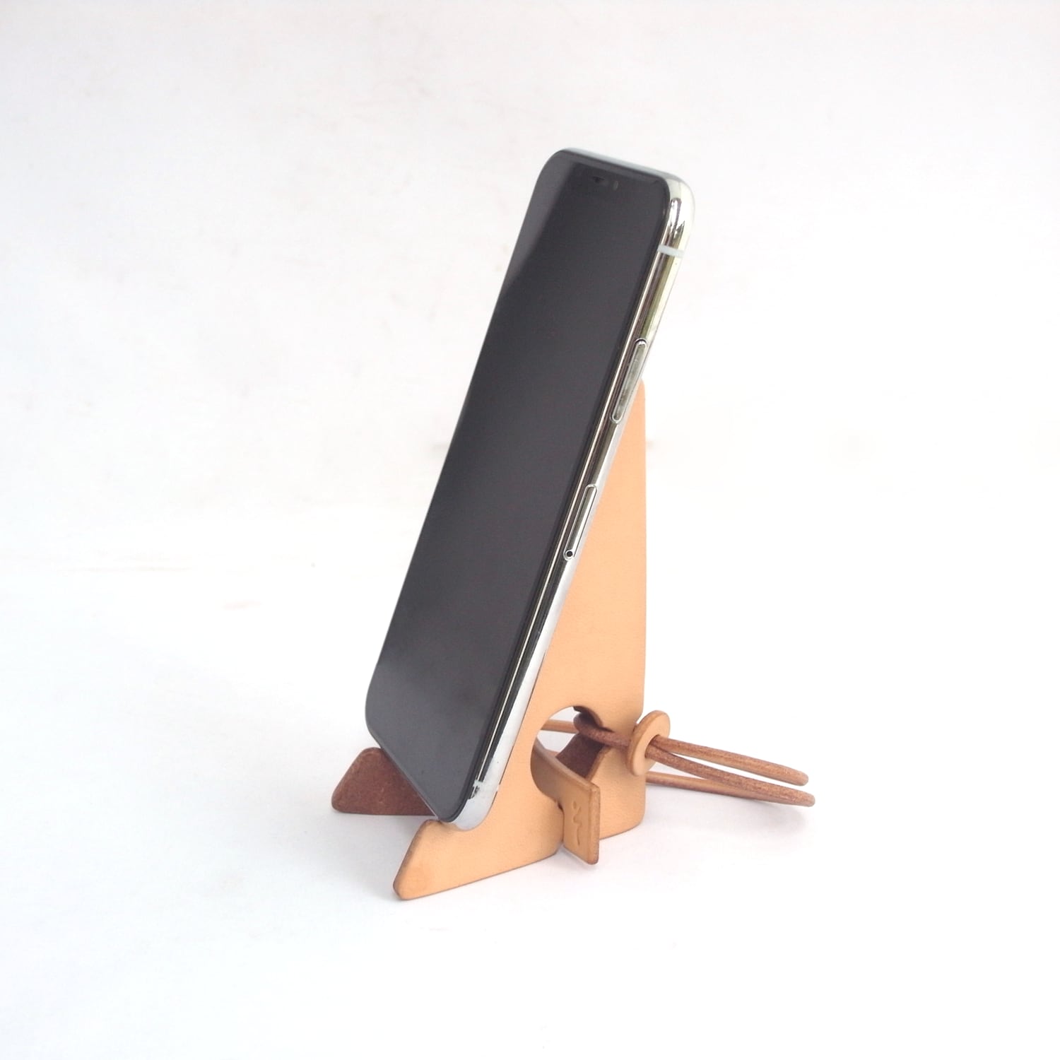 ハンドメイドスマホスタンド カーメイト（CARMATE） ホンダ N-BOX 専用 NZ266 スマホスタンド