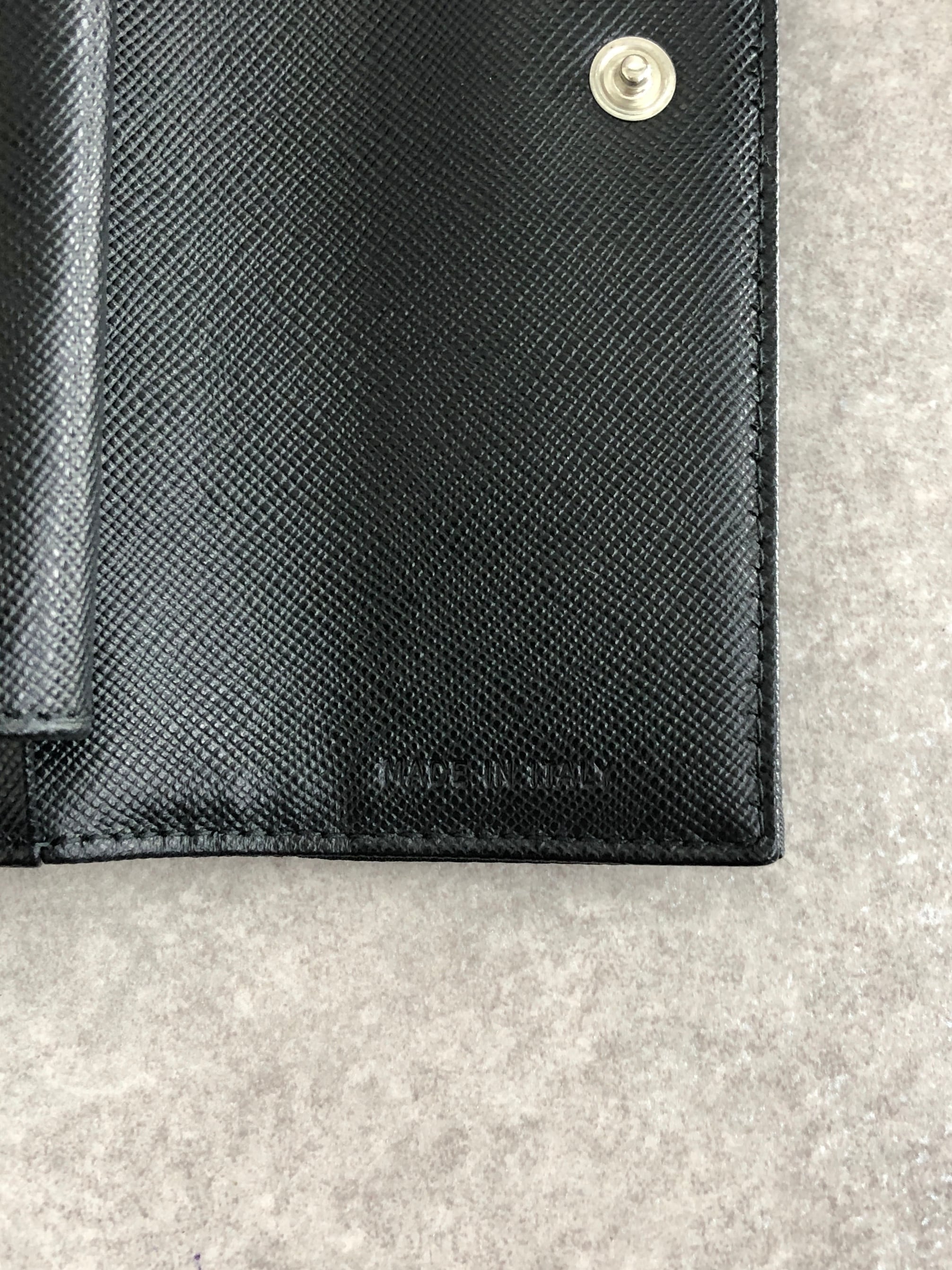 PRADA プラダ 財布 ブラック トライアングルロゴ ナイロン 3つ折り