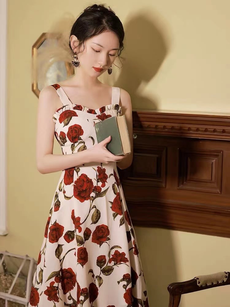 【新作】【送料無料】 セクシーな女神スタイルのローズドレス 2022 夏の新スタイルのフレンチレトロ花柄サスペンダードレス女性のための 0298635024188