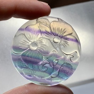 5.穴有☆フローライト花・ペンダントトップ