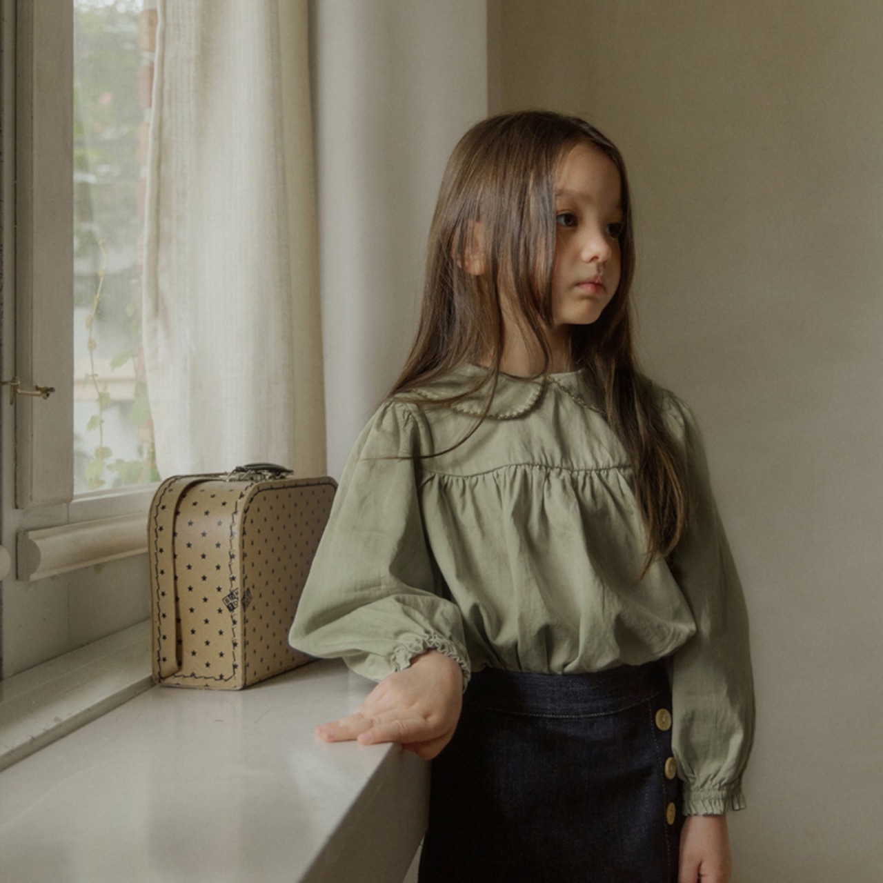 春レトロ刺しゅう裾ブラウス