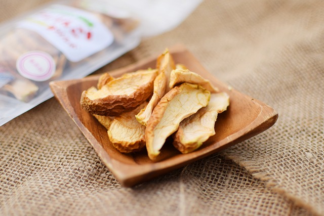 甘くて美味しい 　無添加・干しりんご　（15袋/箱）