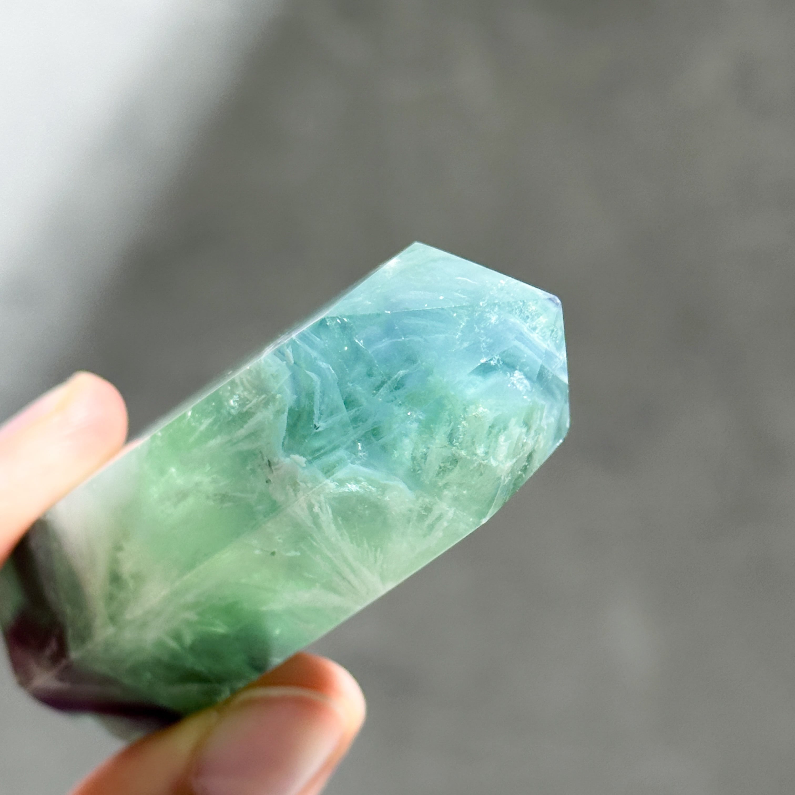 エンジェルフェザーフローライトタワー型 95◇ Angel Feather Fluorite