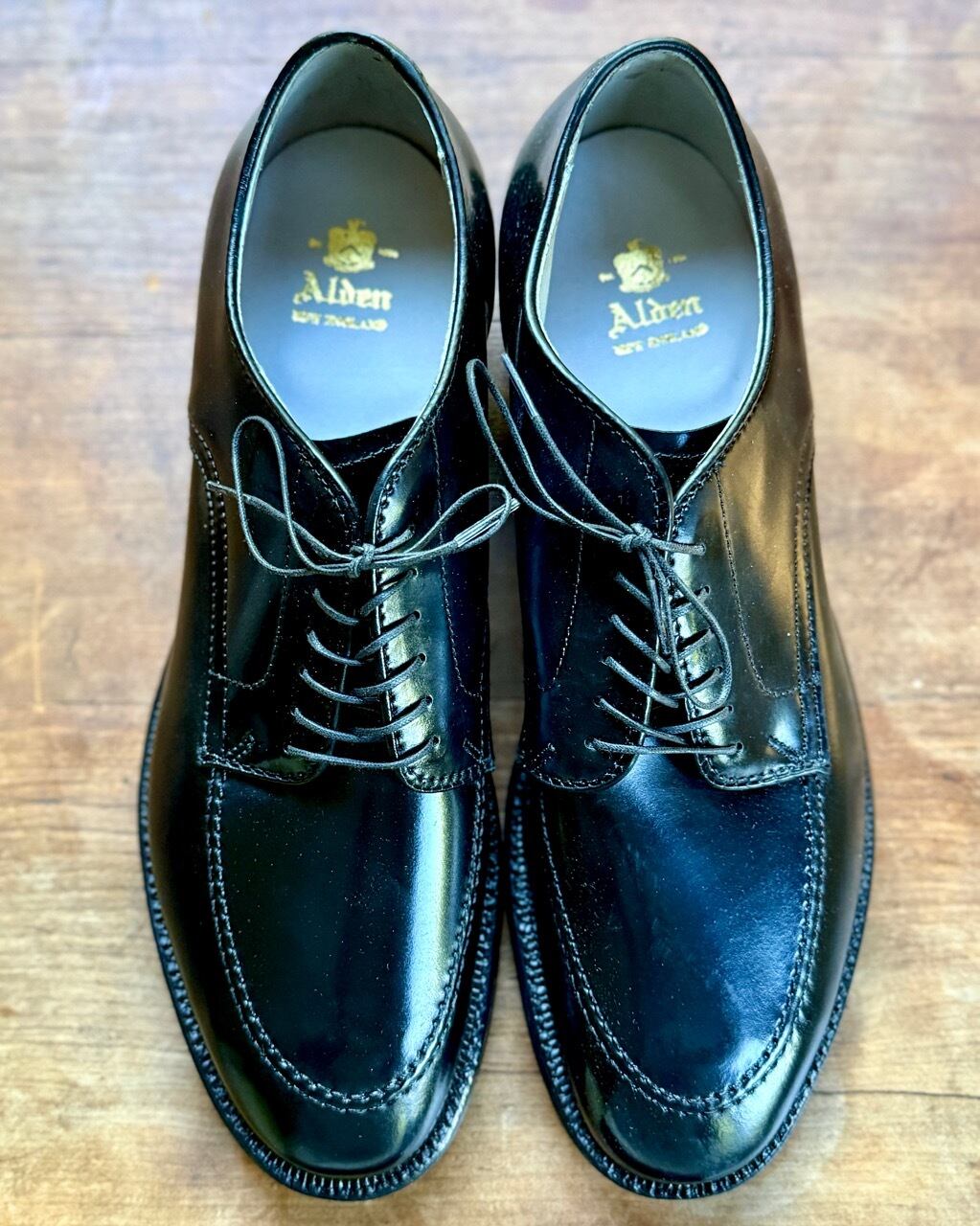 新品 Alden オールデンマディソン別注 レンジャーモック コードバン 赤