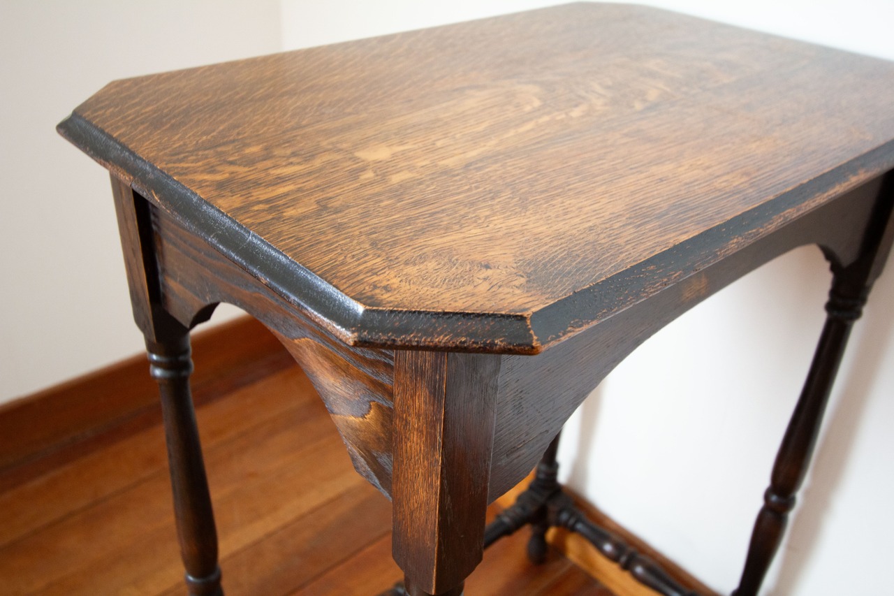 「想い出を繋ぐサイドテーブル」　オーク材/アンティーク家具