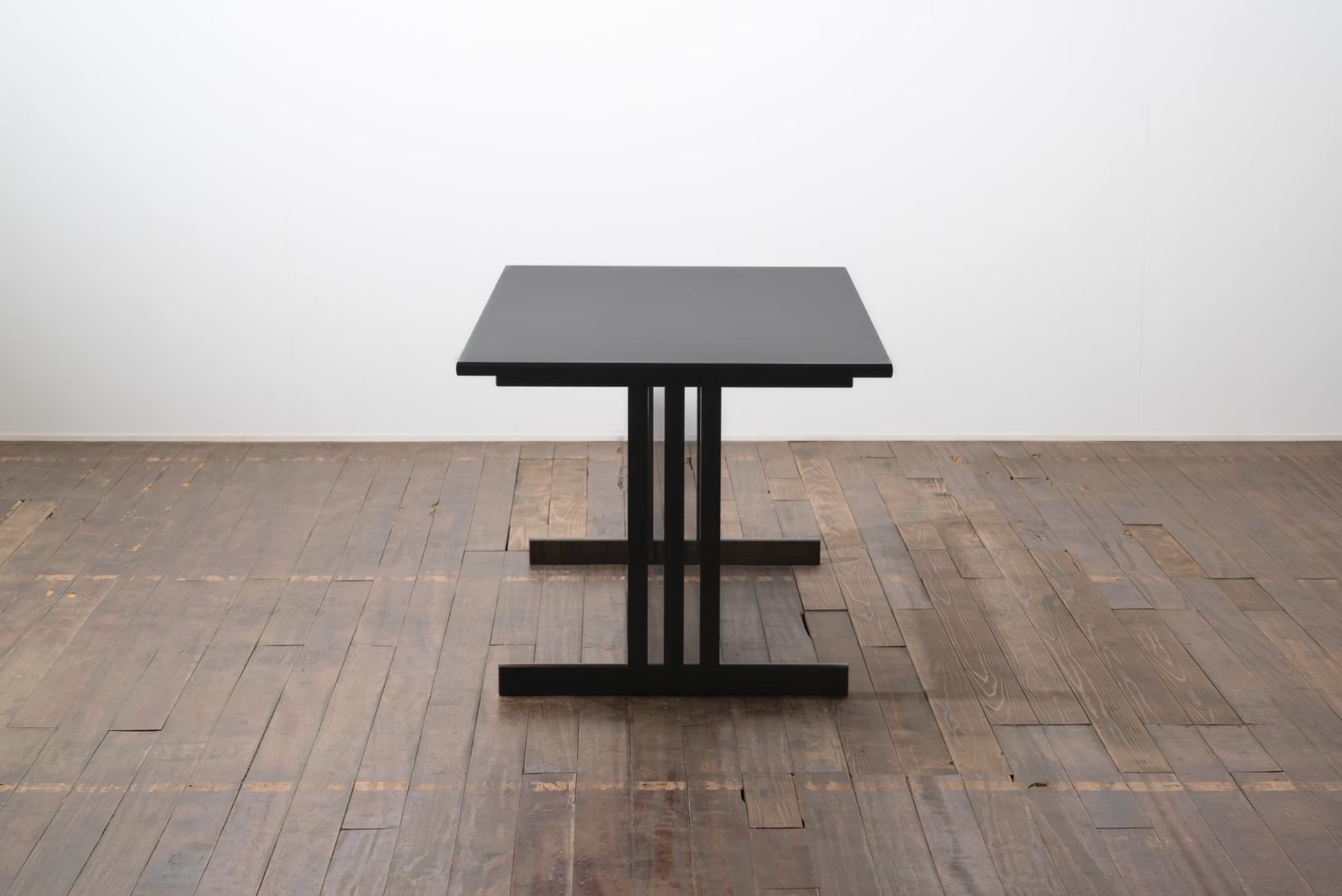 DINING TABLE-URUSHI－天板四角 二本脚 拭き漆 | KOJIMAYA