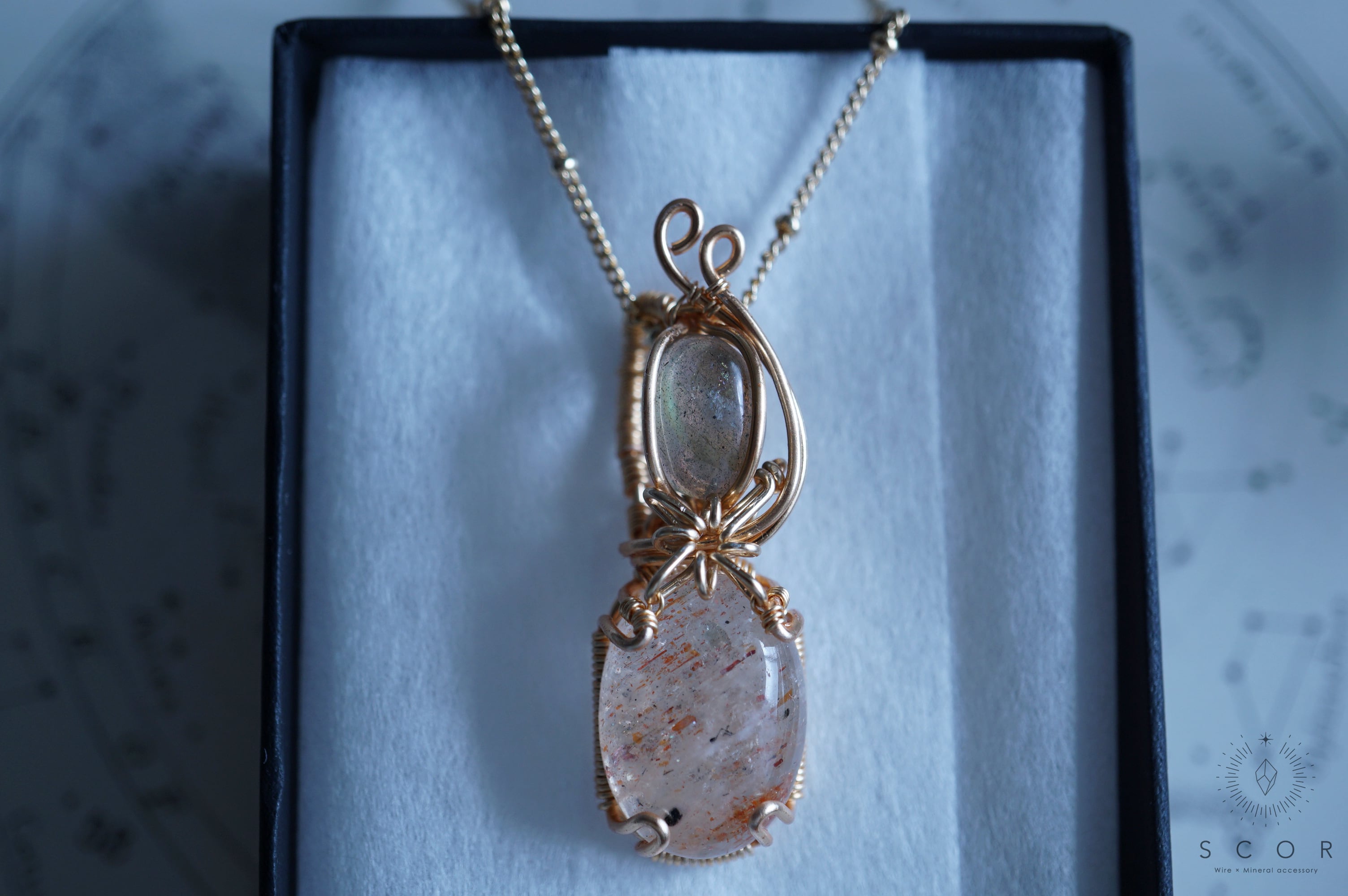 動画あり】Two stars - 流星群を映す星 (pt438-sr-g)（サンストーン