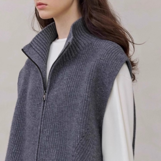 high neck zip-up vest 10858