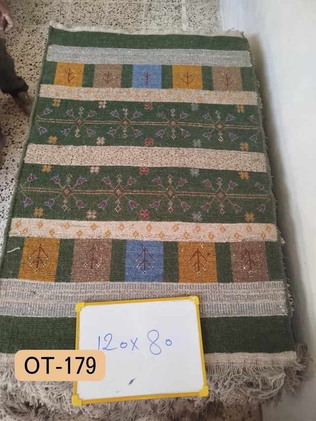 2026年 織りたてギャッベ【No.179】 ※現在、こちらの商品はイランに置いてあります。ご希望の方は先ずは在庫のご確認をお願いします。