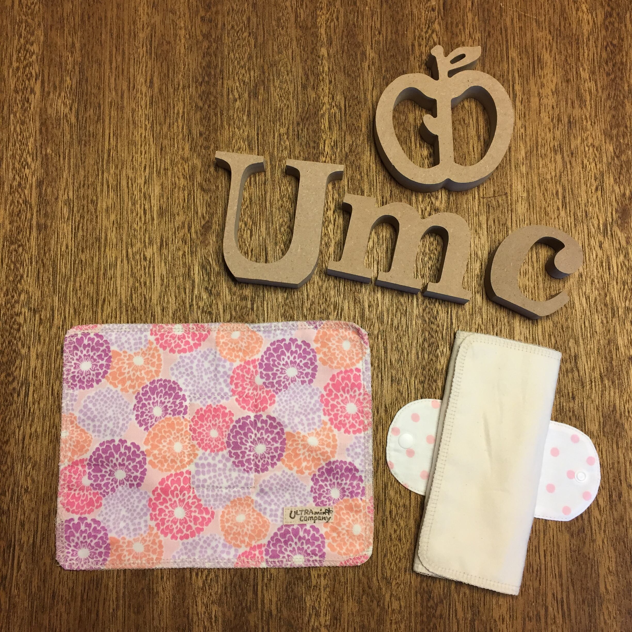 二度使えるパンティライナー《花火》