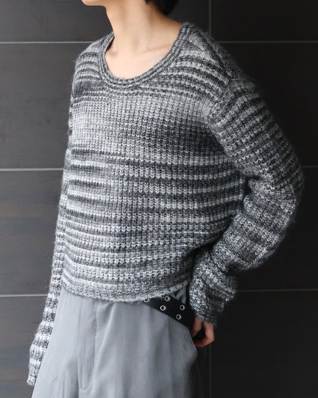 short length stripe knit