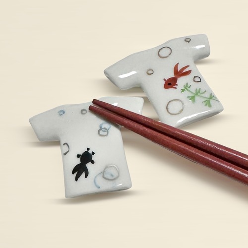 ＜お箸置き＞赤黒金魚 Ｔシャツ形ペア