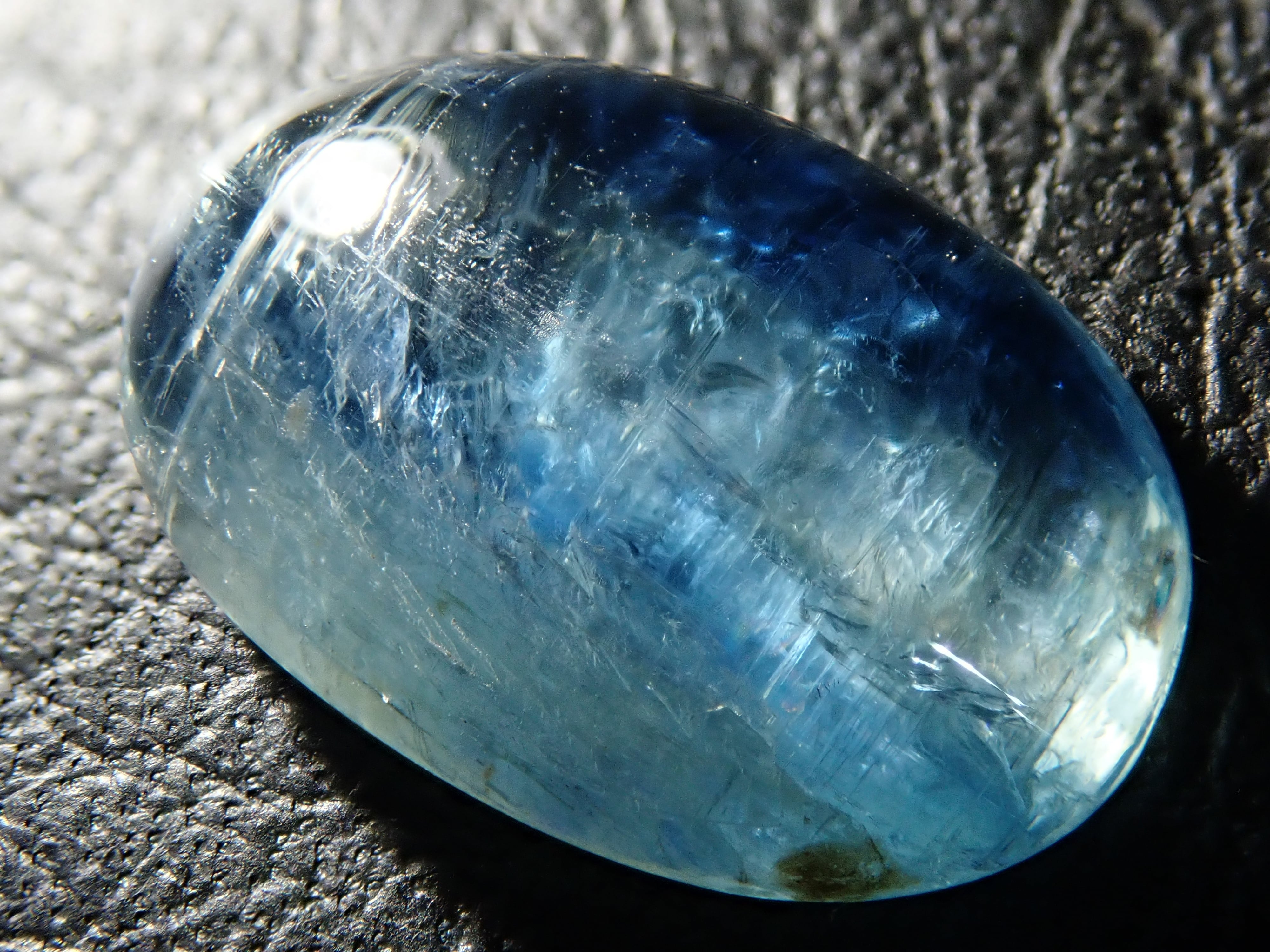 【新商品】ブラジル産カイヤナイト 4.074ct