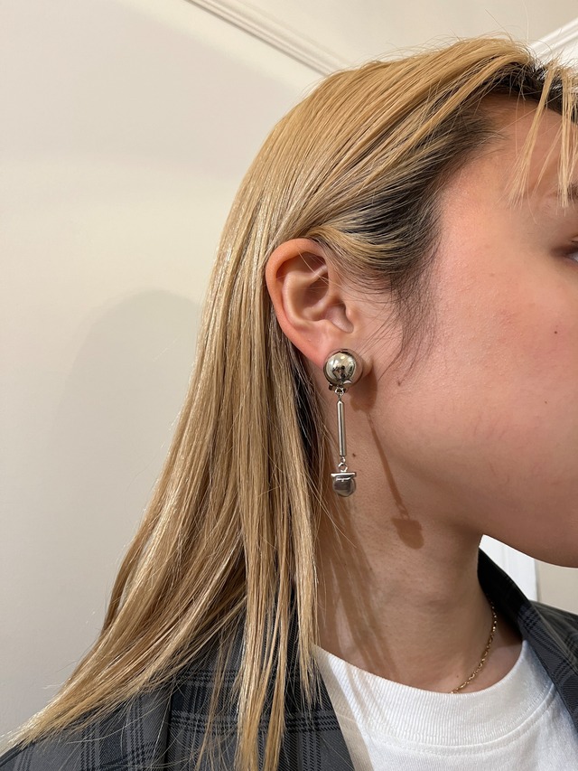Salvatore Ferragamo / vintage gantini silver clip earring.