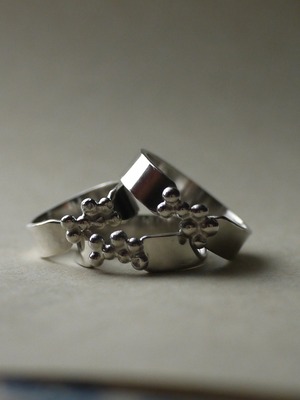 knot ring