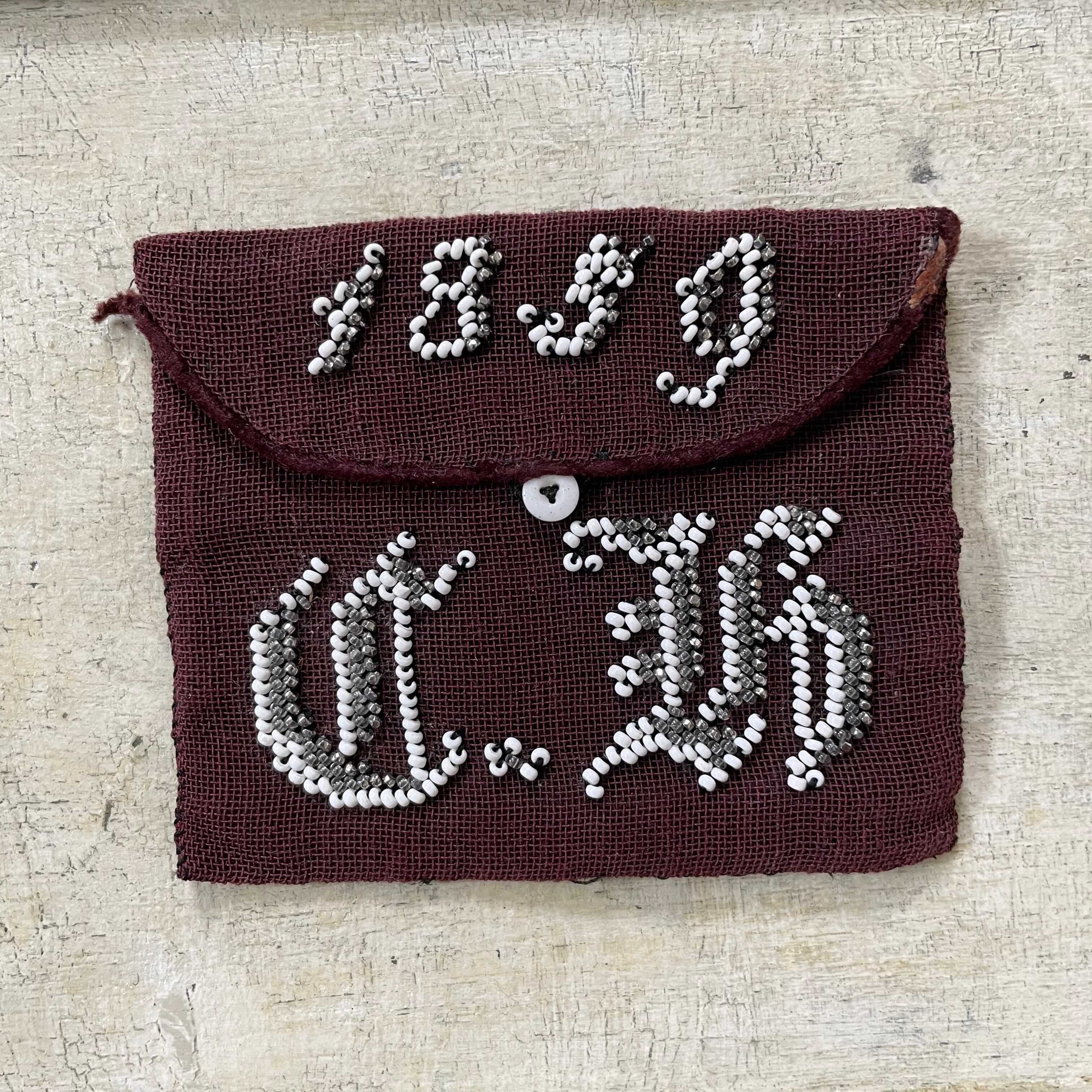 ビーズの小さないれもの